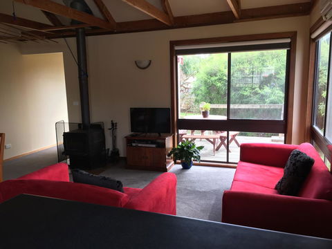 Red Ceder Cottage - Great Ocean Road - Port Campbell - Whitsundays Accommodation 19