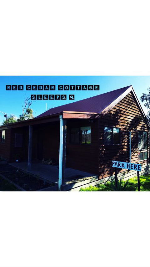 Red Ceder Cottage - Great Ocean Road - Port Campbell - Whitsundays Accommodation 0
