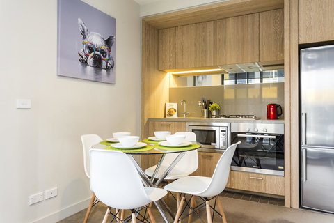 Complete Host 50 Claremont St Apartments - Whitsundays Accommodation 14