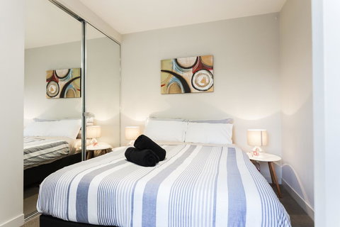 Complete Host 50 Claremont St Apartments - Whitsundays Accommodation 15