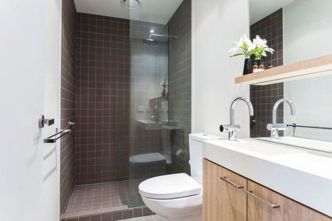 Complete Host 50 Claremont St Apartments - Whitsundays Accommodation 24