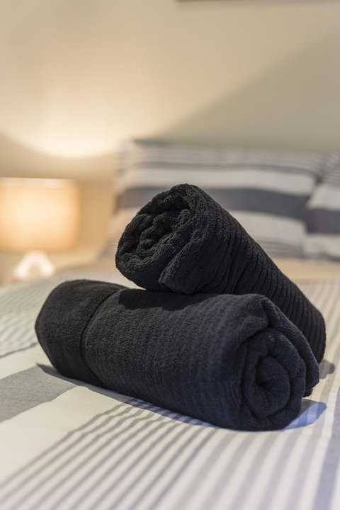 Complete Host 50 Claremont St Apartments - Whitsundays Accommodation 8