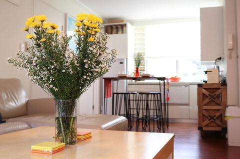 Colour Pop Fitzroy - 3 Bedroom Pet Friendly - Whitsundays Accommodation 22