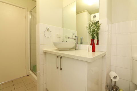 Colour Pop Fitzroy - 3 Bedroom Pet Friendly - Whitsundays Accommodation 20