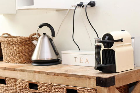 Colour Pop Fitzroy - 3 Bedroom Pet Friendly - Whitsundays Accommodation 25