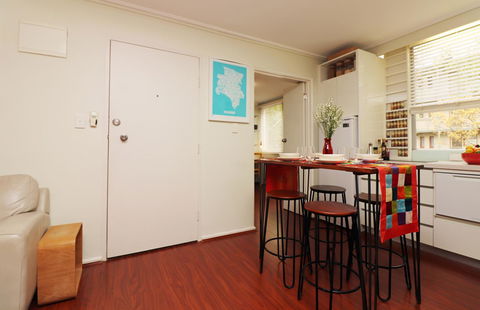 Colour Pop Fitzroy - 3 Bedroom Pet Friendly - Whitsundays Accommodation 21