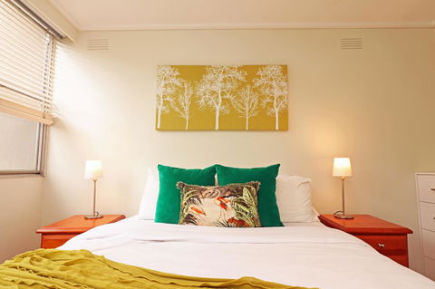 Colour Pop Fitzroy - 3 Bedroom Pet Friendly - Whitsundays Accommodation 15
