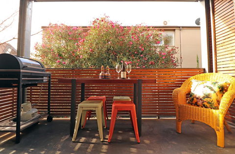 Colour Pop Fitzroy - 3 Bedroom Pet Friendly - Whitsundays Accommodation 8