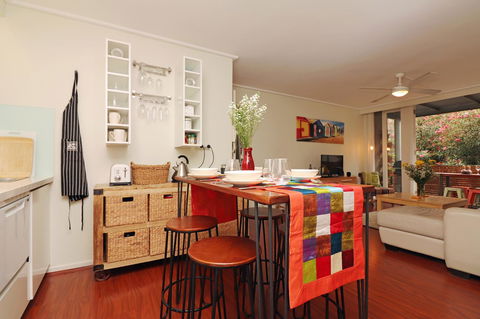Colour Pop Fitzroy - 3 Bedroom Pet Friendly - Whitsundays Accommodation 0