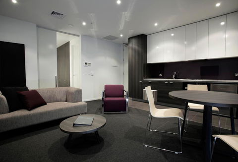 Tyrian Serviced Apartments Fitzroy - Whitsundays Accommodation 4