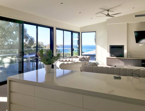 Lorne Sea View Terrace House - Whitsundays Accommodation 3