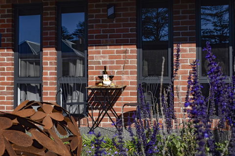 Daylesford Art Motel - Whitsundays Accommodation 21