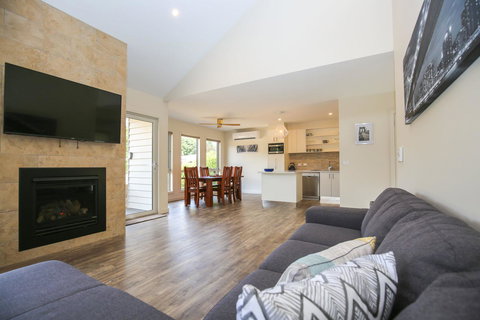 Amber Mist Villa Two - Whitsundays Accommodation 20