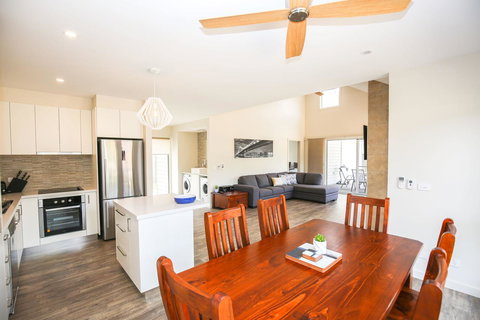 Amber Mist Villa Two - Whitsundays Accommodation 15