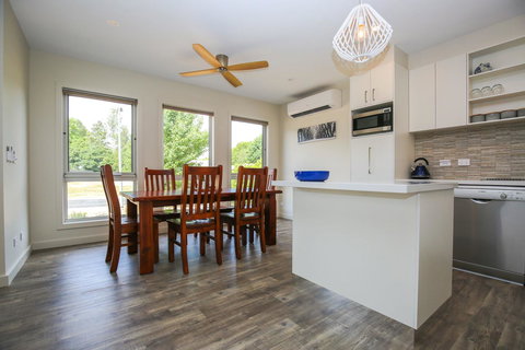 Amber Mist Villa Two - Whitsundays Accommodation 17