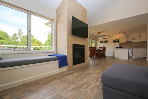 Amber Mist Villa Two - Whitsundays Accommodation 14