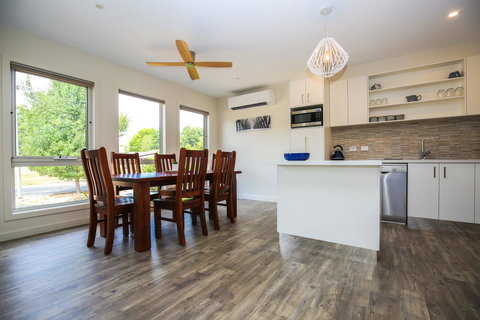 Amber Mist Villa Two - Whitsundays Accommodation 18