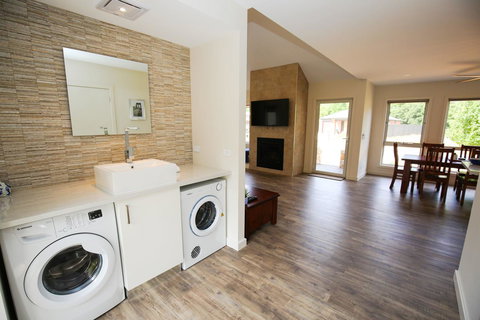 Amber Mist Villa Two - Whitsundays Accommodation 12