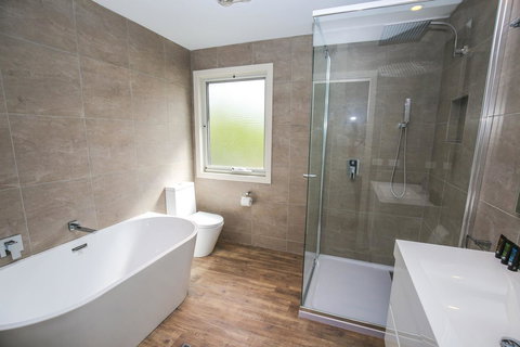 Amber Mist Villa Two - Whitsundays Accommodation 3