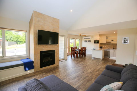 Amber Mist Villa Two - Whitsundays Accommodation 21