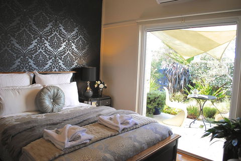 Bed Of Roses - Whitsundays Accommodation 2