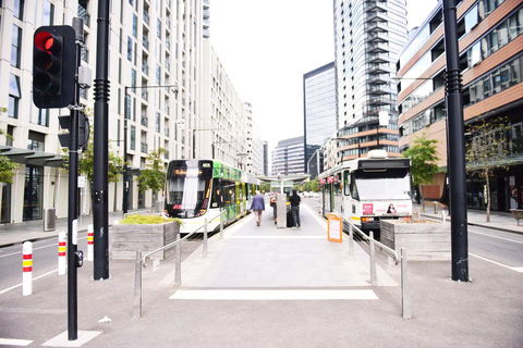 Superb Habour View/ Stylish Apartment / Landmark Building/ Free Tram - Whitsundays Accommodation 19