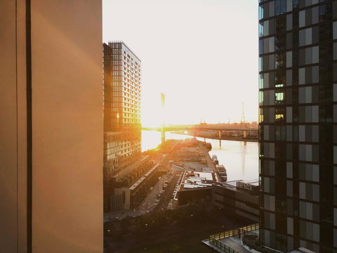 Superb Habour View/ Stylish Apartment / Landmark Building/ Free Tram - Whitsundays Accommodation 25