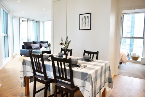 Superb Habour View/ Stylish Apartment / Landmark Building/ Free Tram - Whitsundays Accommodation 0