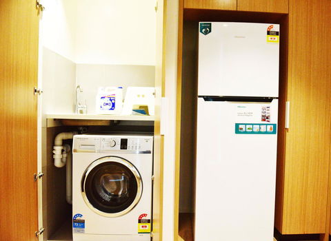 Superb Habour View/ Stylish Apartment / Landmark Building/ Free Tram - Whitsundays Accommodation 15