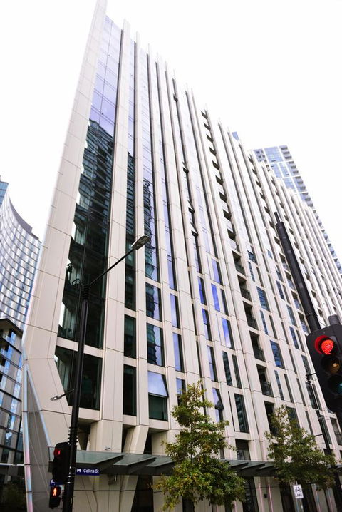 Superb Habour View/ Stylish Apartment / Landmark Building/ Free Tram - Whitsundays Accommodation 18