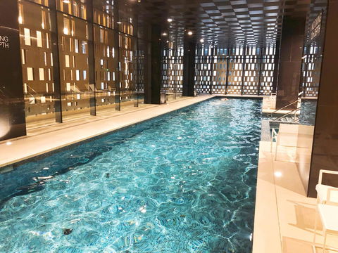 Superb Habour View/ Stylish Apartment / Landmark Building/ Free Tram - Whitsundays Accommodation 23