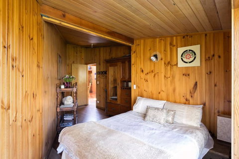 Kangaroo Manor - Whitsundays Accommodation 18