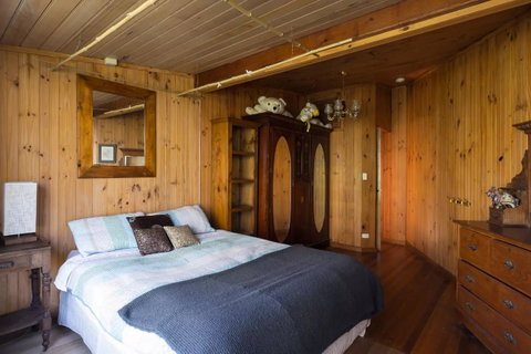 Kangaroo Manor - Whitsundays Accommodation 17