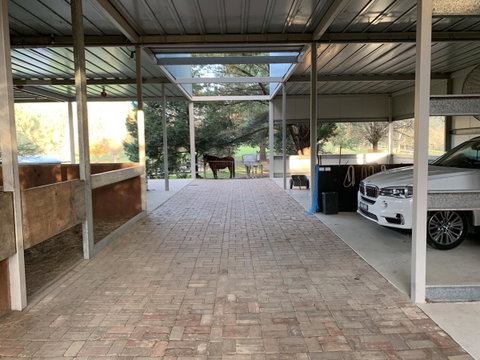 Kangaroo Manor - Whitsundays Accommodation 1