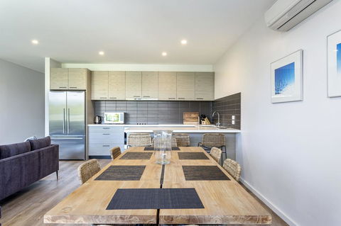 Blairgowrie Apartment 2 - On The Beach - Whitsundays Accommodation 2