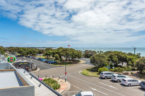 Blairgowrie Apartment 2 - On The Beach - Whitsundays Accommodation 10