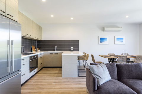 Blairgowrie Apartment 2 - On The Beach - Whitsundays Accommodation 3