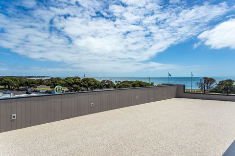 Blairgowrie Apartment 2 - On The Beach - Whitsundays Accommodation 12