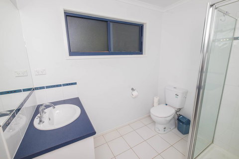 Demure Charm - Whitsundays Accommodation 5