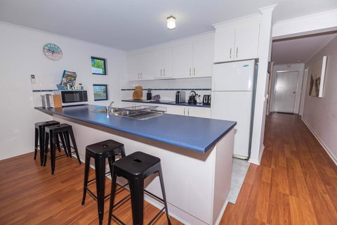 Demure Charm - Whitsundays Accommodation 7