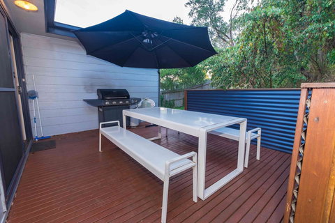 Demure Charm - Whitsundays Accommodation 1