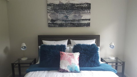 Juliet House - Whitsundays Accommodation 0