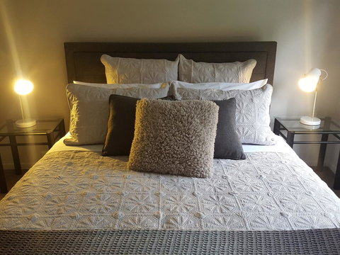 Juliet House - Whitsundays Accommodation 1