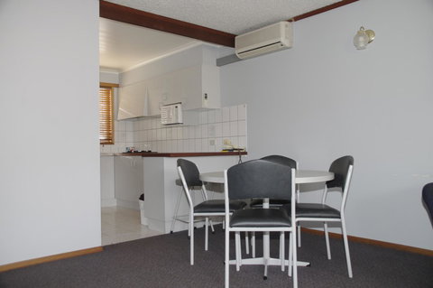 Blue Whale Motor Inn & Apartments - Whitsundays Accommodation 28