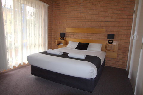 Blue Whale Motor Inn & Apartments - Whitsundays Accommodation 23