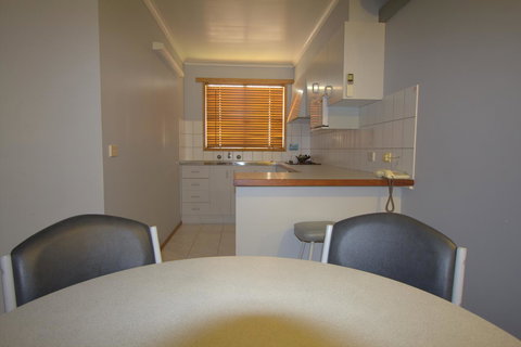 Blue Whale Motor Inn & Apartments - Whitsundays Accommodation 22