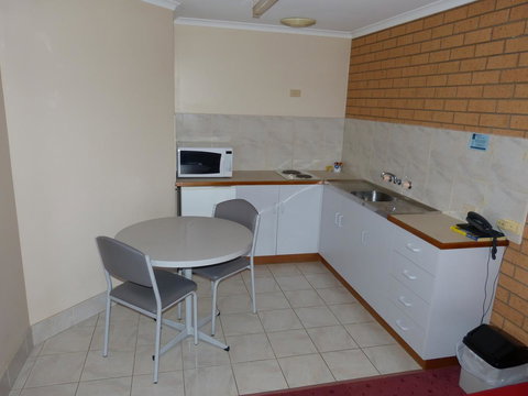 Blue Whale Motor Inn & Apartments - Whitsundays Accommodation 27