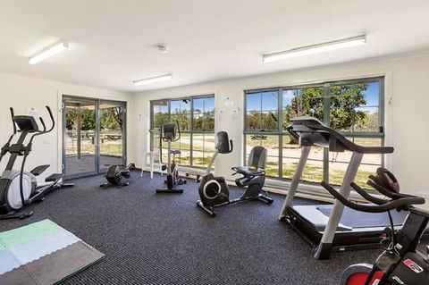 Lakeside Country Club - Whitsundays Accommodation 10