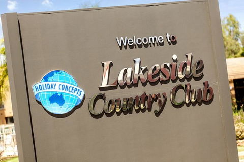 Lakeside Country Club - Whitsundays Accommodation 8