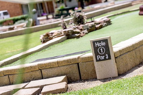 Lakeside Country Club - Whitsundays Accommodation 5